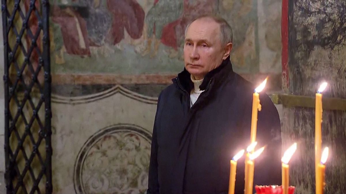 Putin byl na vánoční bohoslužbě sám